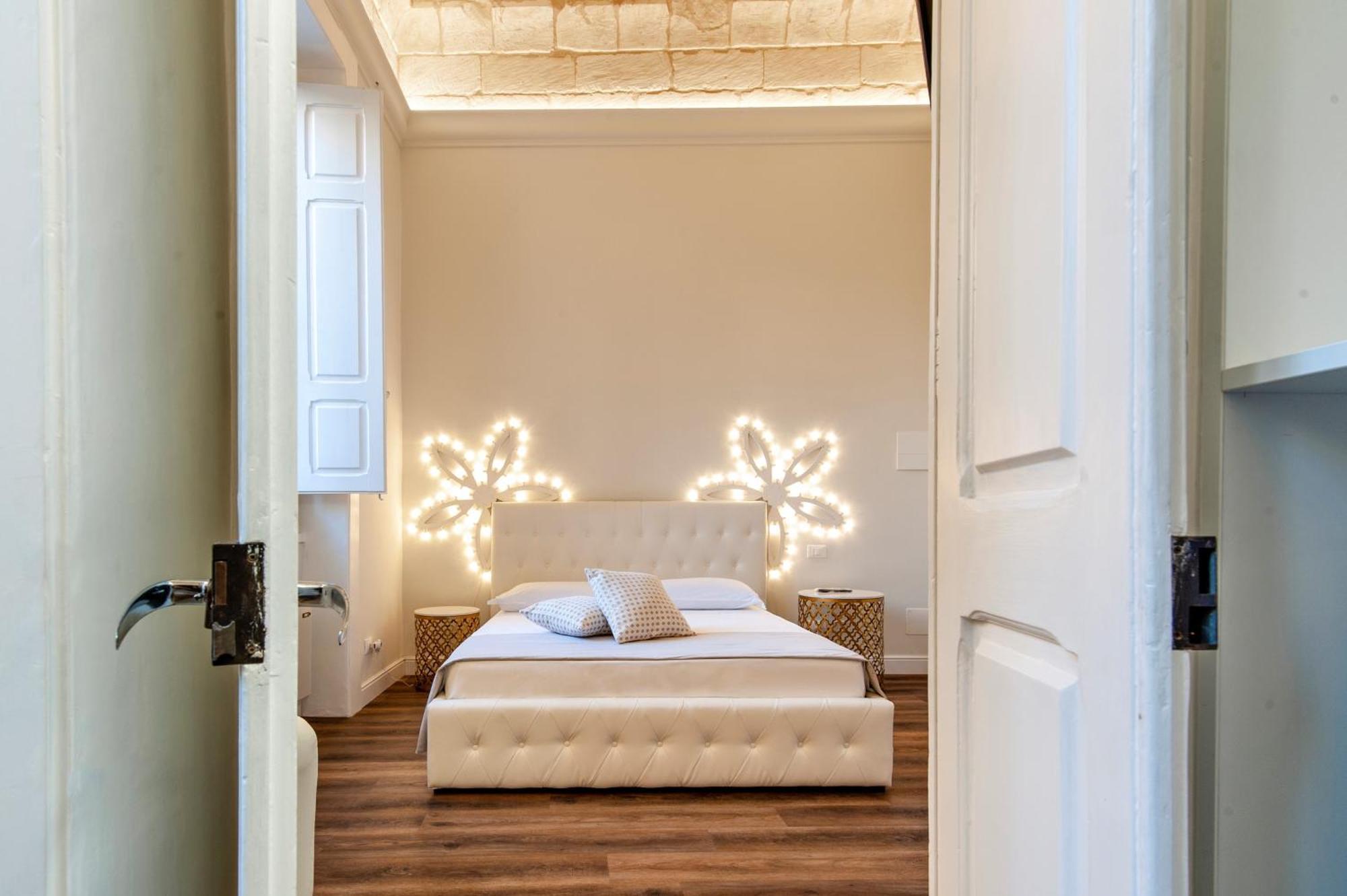 Vittoria Luxury House Lecce Exterior foto